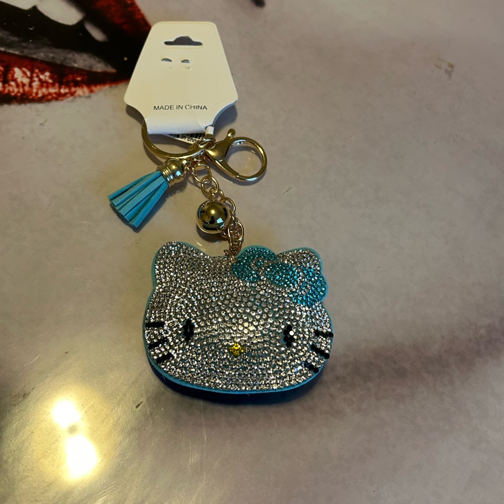 NWT HELLO KITTY KEYCHAIN